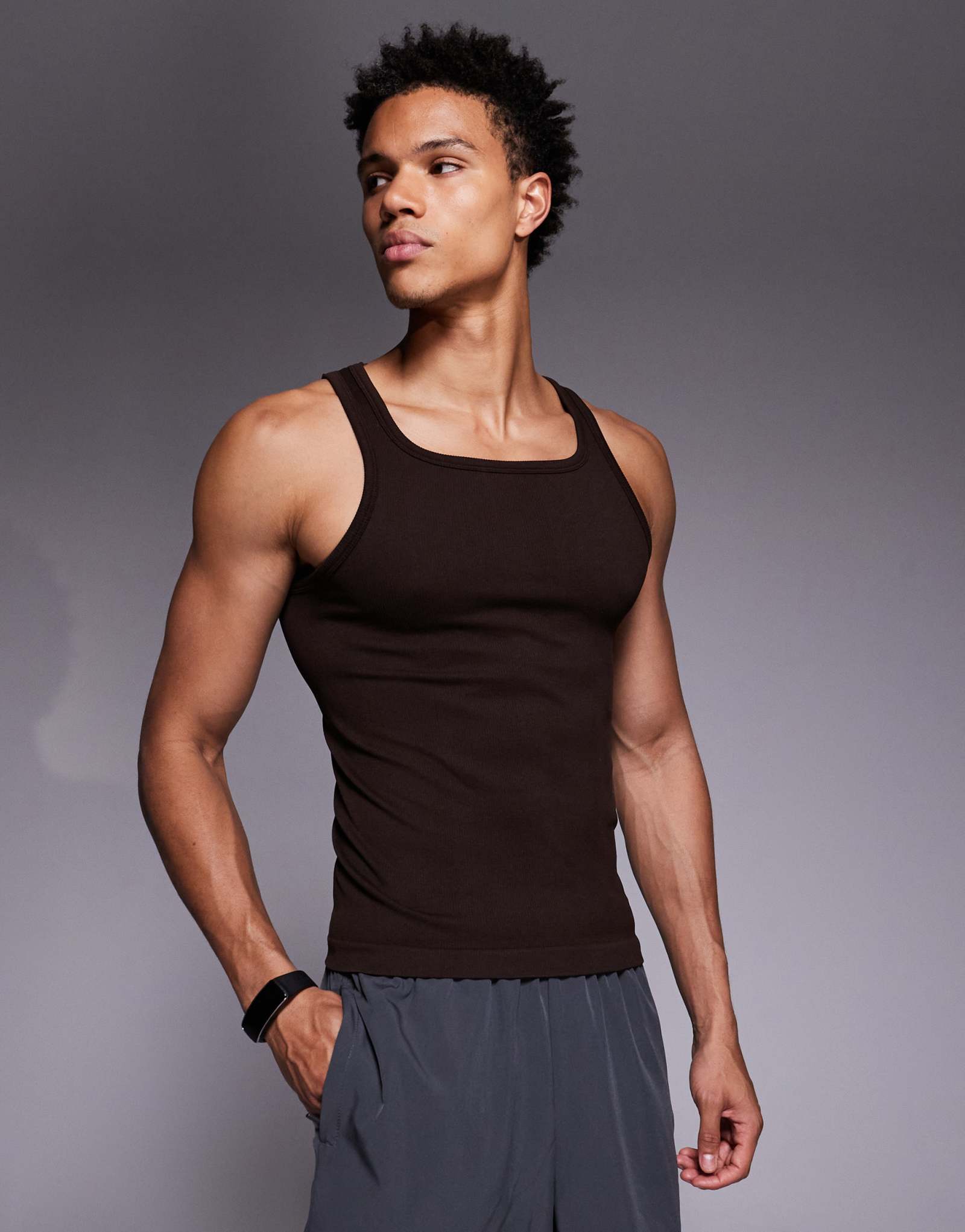 4505 облегающая бесшовная трикотажная майка для тренировок с квадратным вырезом в рубчик цвета изюма