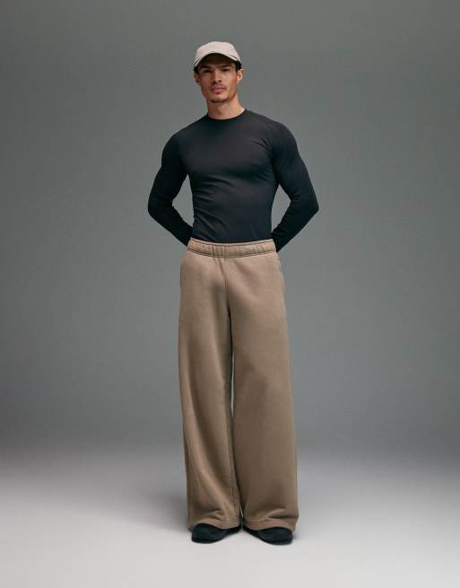 4505 – Svart, långärmad topp i seamless-design med muscle fit och definierande kompression, 2 av 5