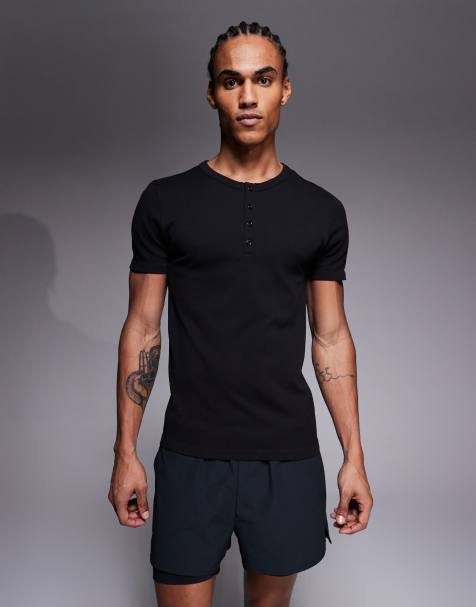 4505 – Svart, ribbad t-shirt i henleystil och seamless-design med smal passform - view 1