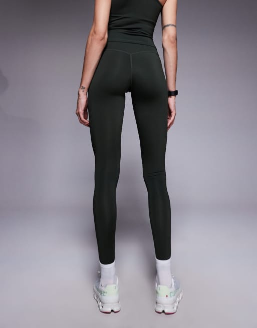4505 Tall – Icon – Mörka, kakifärgade gymleggings med formande design baktill, hög midja och innerficka, 2 av 5