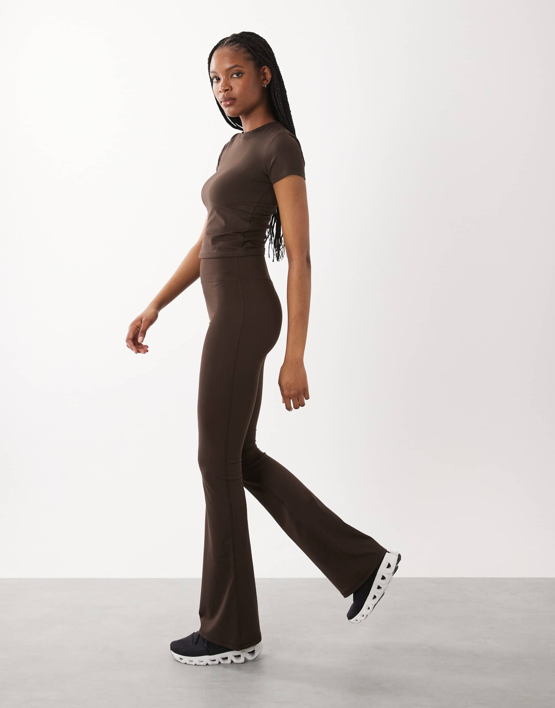 4505 tall icon soft touch high waist slim kick yoga leggings in chocolate