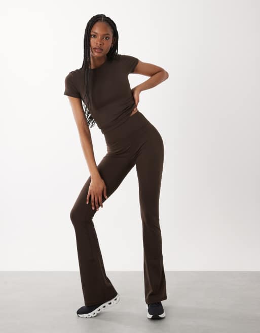 4505 Tall Icon soft touch high waist slim kick yoga leggings in chocolate, 3 of 5