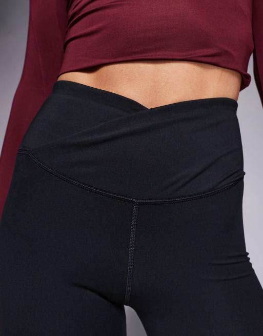 4505 Tall – Icon – Svart, mjuka, smala yogaleggings med omlottmidja och utsvängda ben, 3 av 5