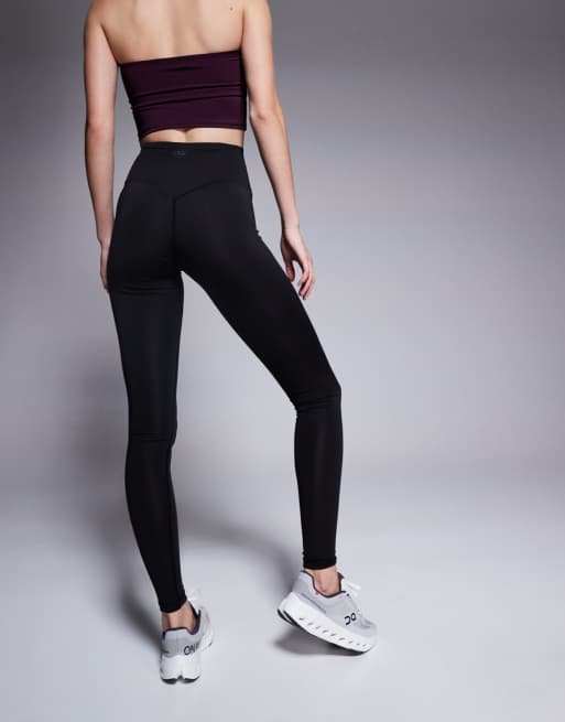 4505 Tall – Icon – Svarta gymleggings med formande design baktill, hög midja och innerficka, 4 av 5