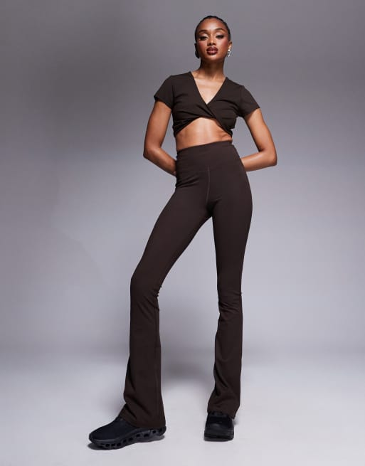 4505 Tall – Icon – Weiche, ausgestellte Yoga-Leggings in Schokobraun mit schmalem Schnitt 