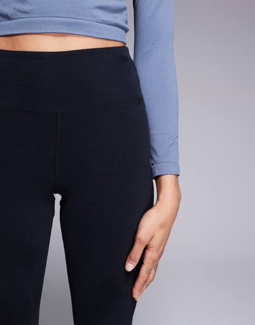 4505 Tall – Icon – Weiche, ausgestellte Yoga-Leggings in Schwarz mit schmalem Schnitt , 5 von 5