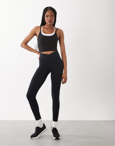 4505 Tall - Naadloze fijn geribbelde fitnesslegging met hoge taille en overslag aan de achterkant in zwart - view 1