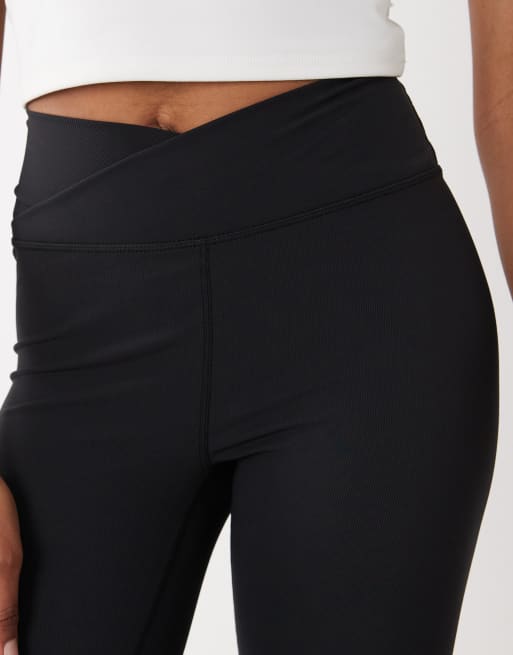 4505 Tall - Sorte yoga-leggings med slim fit-pasform og svaj i mikro-ribstrik, 5 af 5