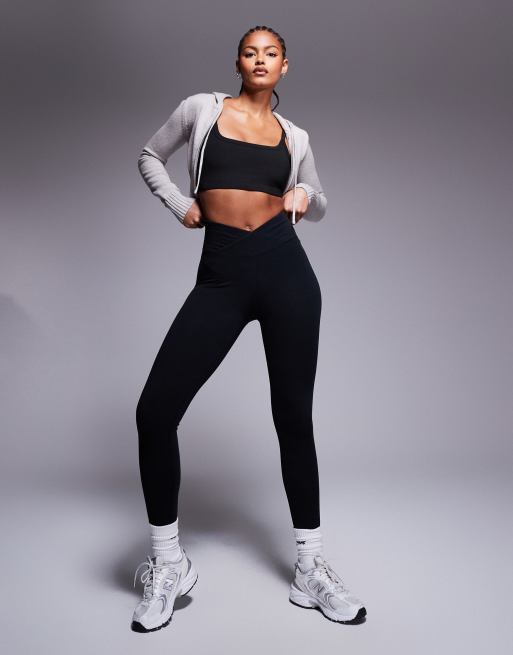 4505 Tall – Svarta, mjuka yogaleggings med omlottdesign i midjan 