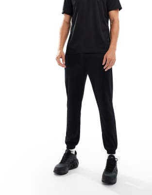 4505 tapered thermal fleece lined running joggers with zip pockets in black φωτογραφία