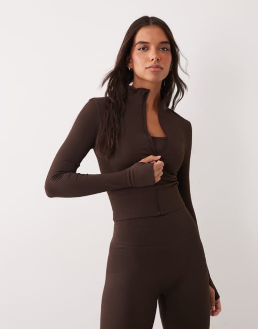 4505 - Ensemble à petites nervures avec soutien-gorge sport maintien modéré à rembourrage amovible et legging de sport à taille haute sans coutures, 4 de 4