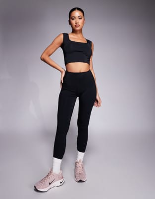 4505 - Top de sport à encolure carrée et mancherons - Noir