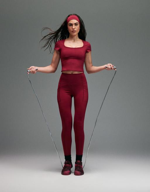 4505 - Top de sport à encolure carrée et mancherons - Rouge cerise, 2 de 4