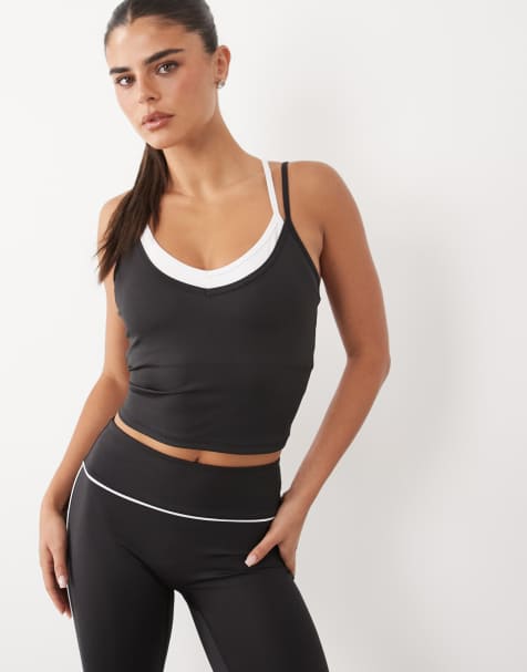4505 - Top deportivo negro de tirantes con cuello de pico y sujetador integrado - view 1