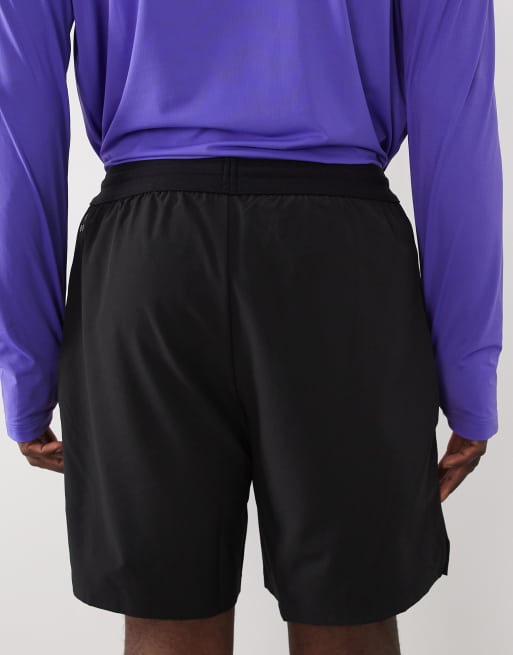 4505 – Trainingshorts aus Webstoff in Schwarz mit Elastikbund und Reißverschlusstaschen, 18 cm Schrittlänge, 5 von 5