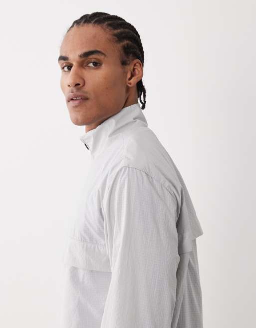 4505 ultra lightweight 1/4 zip running windbreaker with front pocket in vapor grey, 4 of 5