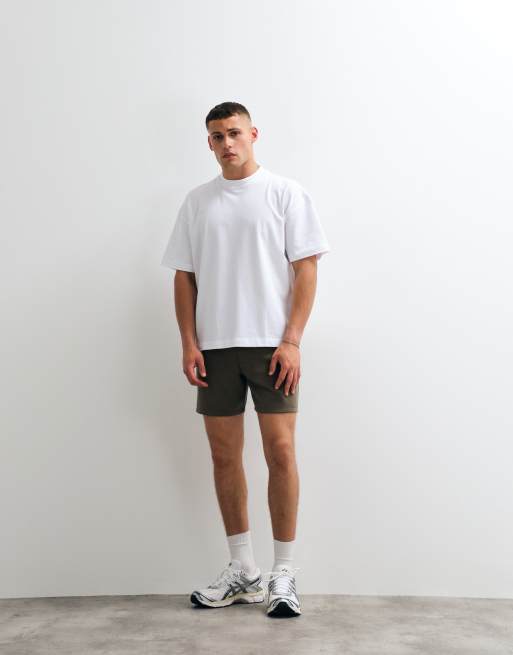 4505 ultraweiche Trainingsshorts aus Modal-Mix mit Reißverschlusstaschen in Oliv, 3 von 5