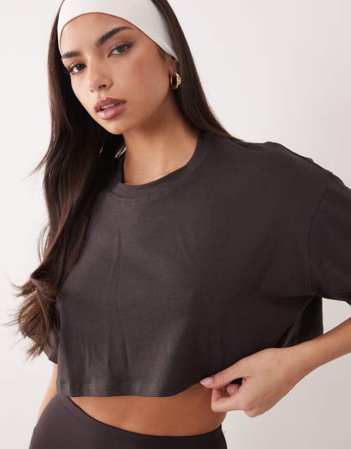 4505 – Ultraweiches Cropped-T-Shirt aus Modalmix in Mokka, 4 von 4
