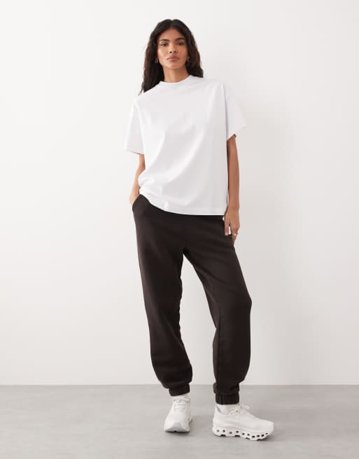 4505 – Vintagevit t-shirt i kraftig bomull och oversize med Studio-tryck baktill, 3 av 4