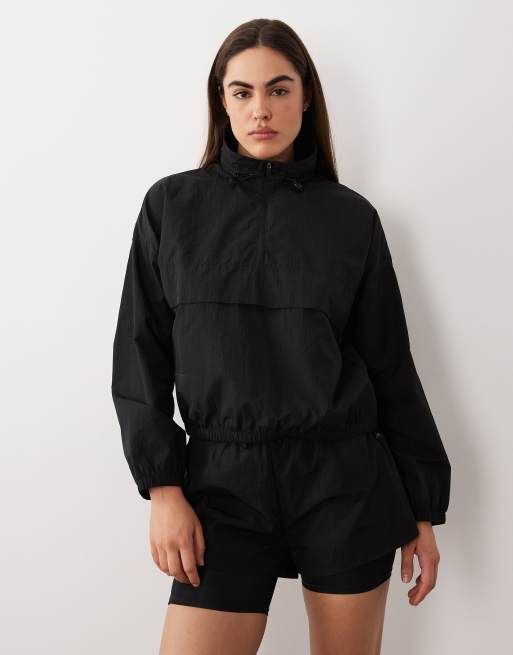 4505 – Wasserabweisende Trainingsjacke zum Überziehen aus Ripstop in Schwarz mit Brusttasche, 3 von 4