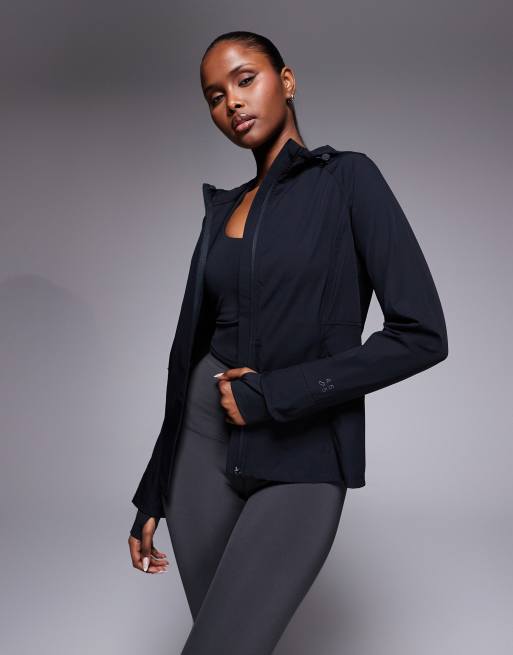 4505 water-repellent slim fit running jacket with hood and zip pockets in black, 3 of 4