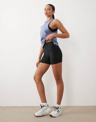 4505 - Weiche Legging-Shorts in Schwarz mit besonders hohem Bund, 20 cm Schrittlänge