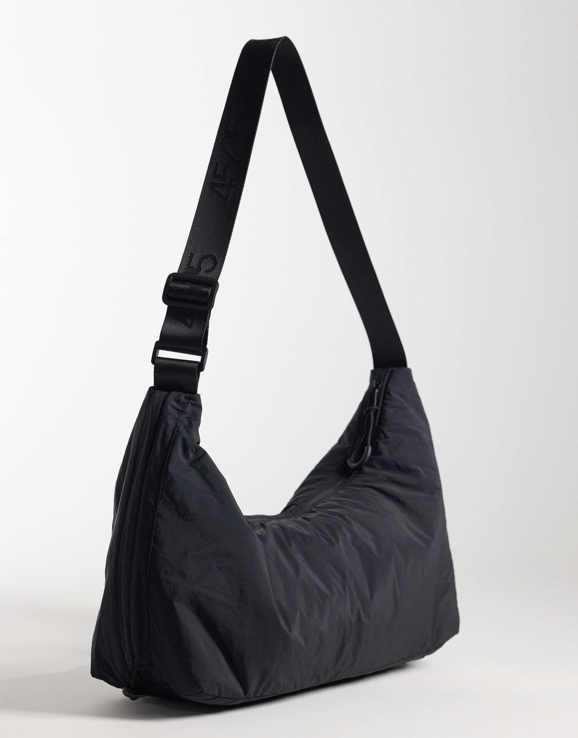 4505 woven padded ruched side shoulder studio gym bag in black