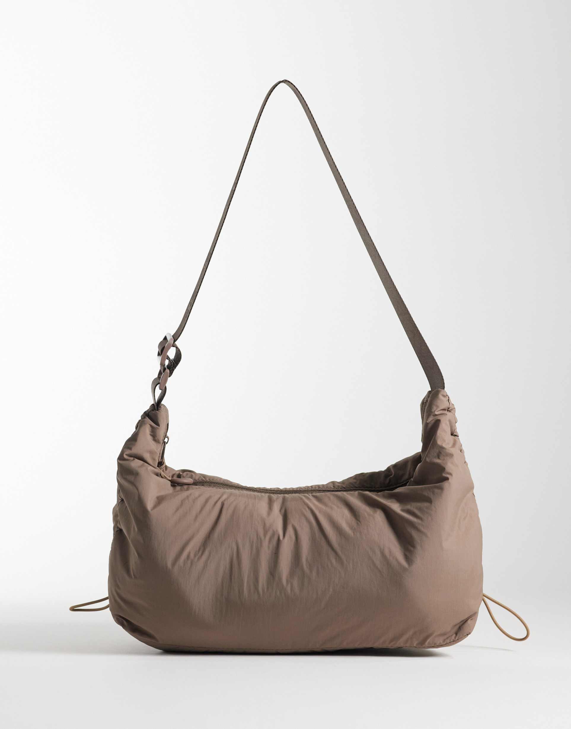 4505 woven padded ruched side shoulder studio gym bag in fawn