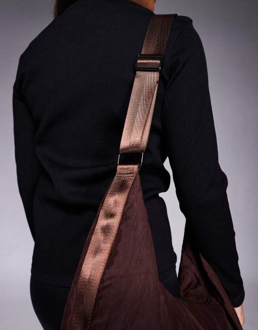 4505 woven swing bag with inner pocket and adjustable strap in French roast, 3 of 4
