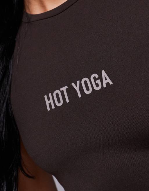 4505 – Yoga – Mörkbrun, mjuk, liten t-shirt med tryck, 4 av 4