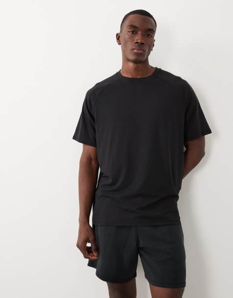 4505 – Yoga – Performance – Schnelltrocknendes Sport-T-Shirt aus Jersey in Schwarz mit kastigem Schnitt - view 1