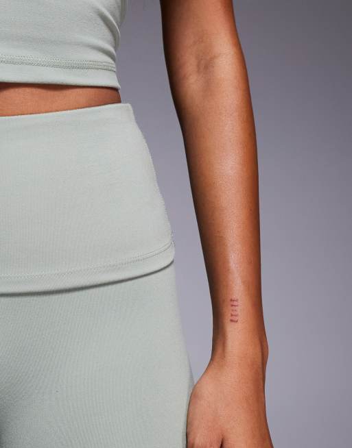 4505 Yoga soft touch fold over waist 13cm legging shorts in pistachio, 4 of 5