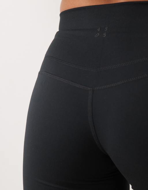 4505 - Zachte leggingshort met hoge taille in zwart, 3 van 5