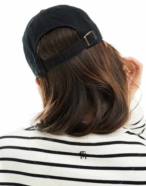 Dodgers clean up cap new arrivals
