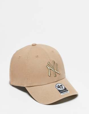 47 Brand 47 Brand New York Yankees tonal clean up cap in washed beige-Neutral