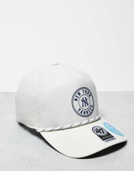 47 Brand – NY Yankees – Baseballowa czapka z daszkiem w kolorze złamanej bieli z ozdobnym wykończeniem daszka
