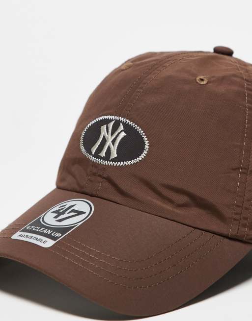 47 Brand - NY Yankees - Cappellino marrone in nylon con logo piccolo, 2 di 3