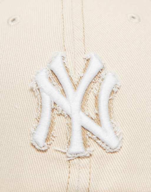 47 Brand NY Yankees clean up baseball cap in distressed beige, 2 of 3