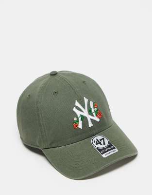 47 Brand 47 Brand NY Yankees clean up baseball cap in khaki with strawberry embroidery-Green