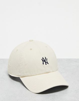 47 Brand NY Yankees clean up cap with mini logo in ecru-White