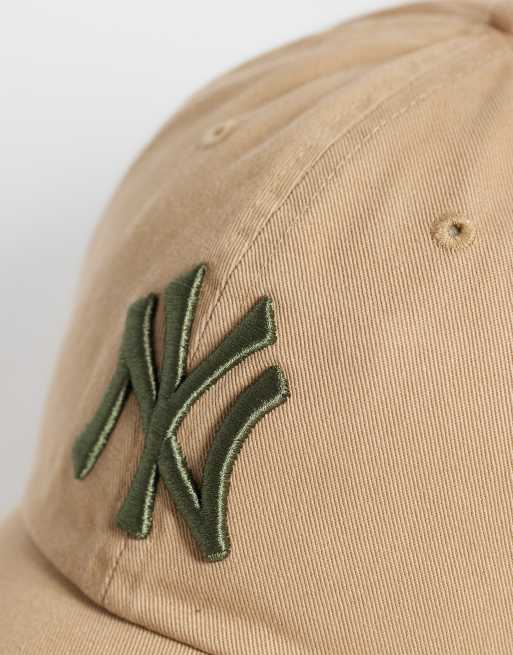 47 Brand NY Yankees contrast logo clean up cap in beige/khaki, 3 of 3