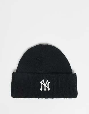 47 Brand - NY Yankees - Gerippte Strickmütze in Schwarz mit Umschlag