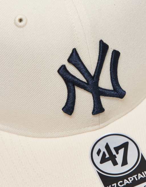 47 Brand - NY Yankees - Hvid og tætsiddende kasket med lige top, 2 af 3