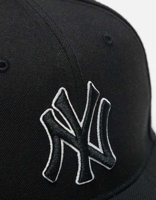 47 Brand NY Yankees straight peak fitted cap in black, 2 of 3
