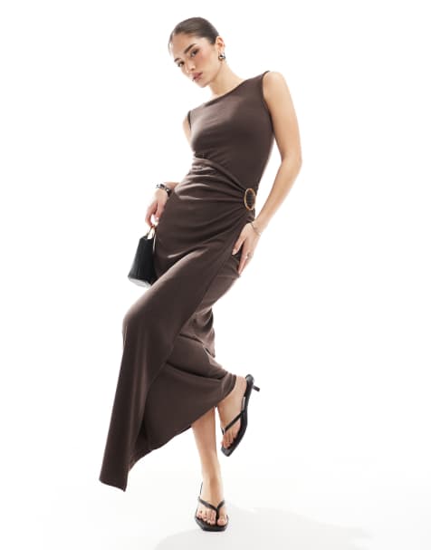 4th & Reckless – Ärmelloses Maxikleid in Schokobraun mit Drapierung und Ringverzierung - view 1