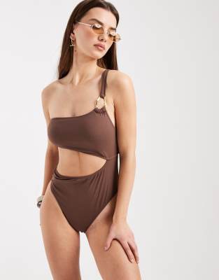 4th & Reckless - Badeanzug in Schokoladenbraun mit One-Shoulder-Träger, Metallringdetail und Zierausschnitt-Brown