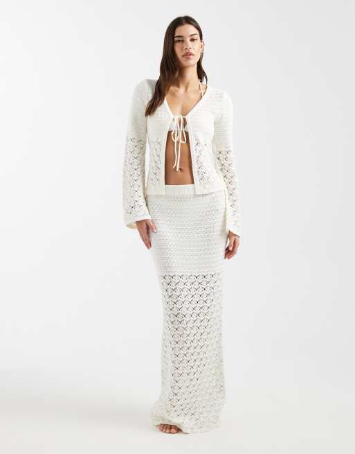 4th & Reckless crochet tie front wide sleeve beach top and maxi beach skirt co-ord in white, 2 z 3