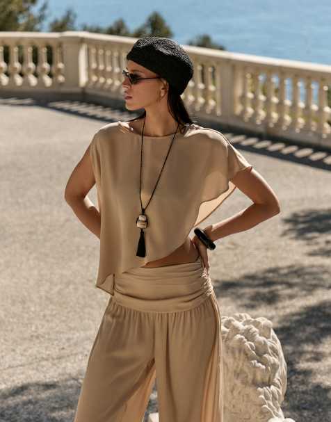 4th & Reckless - Cape strandtop van doorschijnend mesh met asymmetrische zoom in zandkleur, deel van co-ord set - view 1