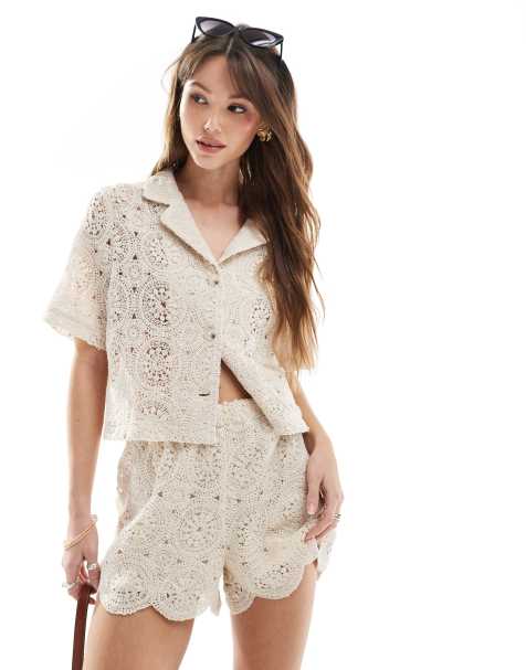 4th & Reckless - Chemise d'ensemble de plage boutonnée avec col au crochet motif fleuri - Beige - view 1