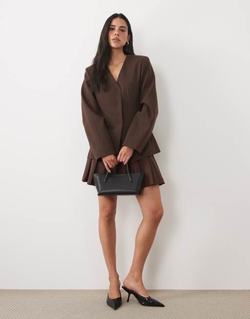4th & Reckless cocoon sleeve fitted waist blazer co-ord in chocolate, 4 of 4